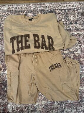 The Bar brown/Coffee Beige Crewneck Sweatshirt and Sweatpants